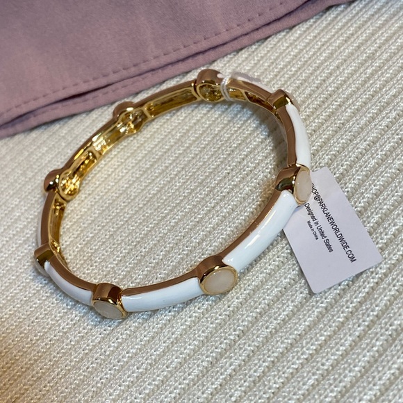 NWT MARSHMALLOW HAND PAINTED WHITE ENAMEL STRETCHY BRACELET WITH NUDE CRYSTAL - Picture 7 of 14